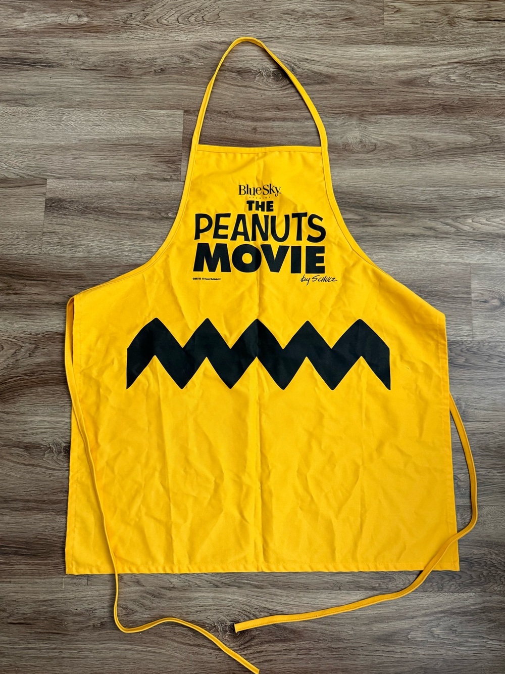 NWOT Rare Peanuts Movie Apron